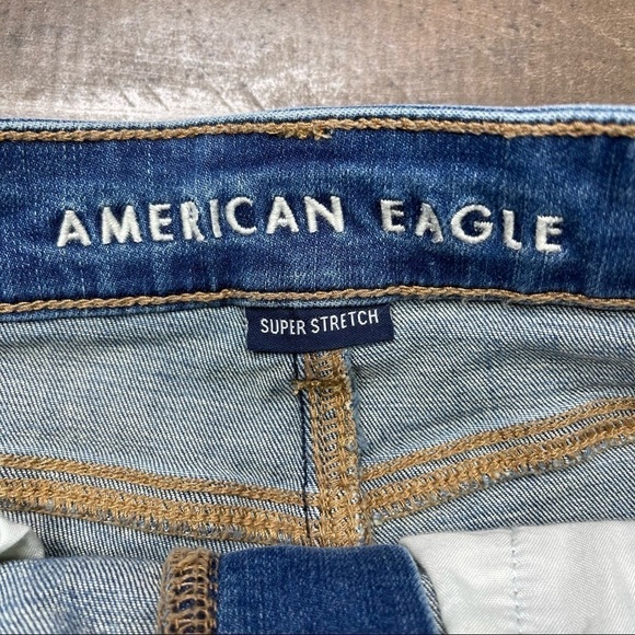American Eagle Distressed Button Fly Hi-Rise Shortie 00 - Picture 5 of 12